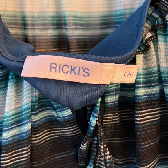 Ricki’s - dressy or casual sheer blouse with attached cami - Picture 3 of 4